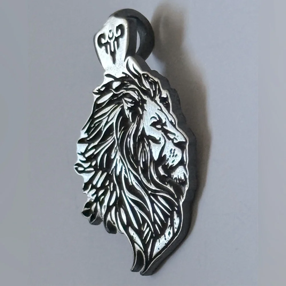 925 Silver lion unisex pendant